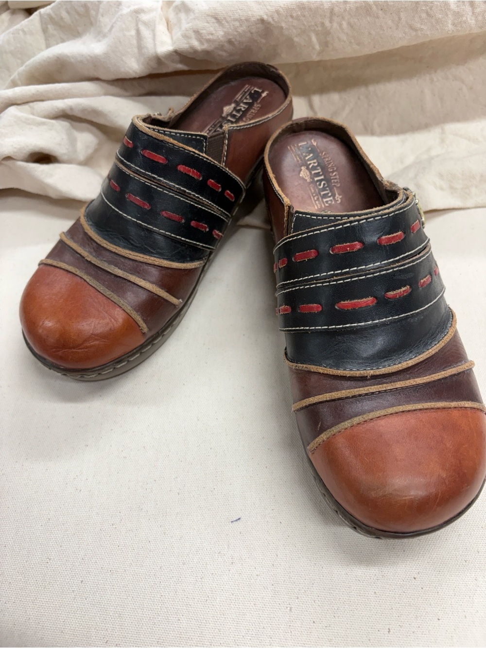 Spring Step L’Artiste Fall-Inspired Leather Slip-On Clogs